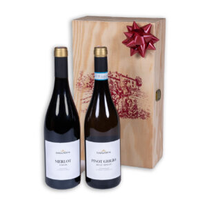 022 WINE IN WOODEN PRESENT BOX